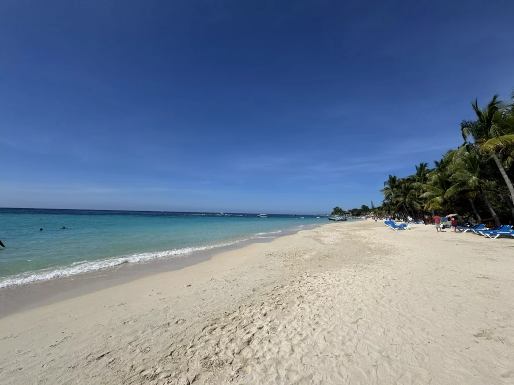 Roatan Beach Day Pass