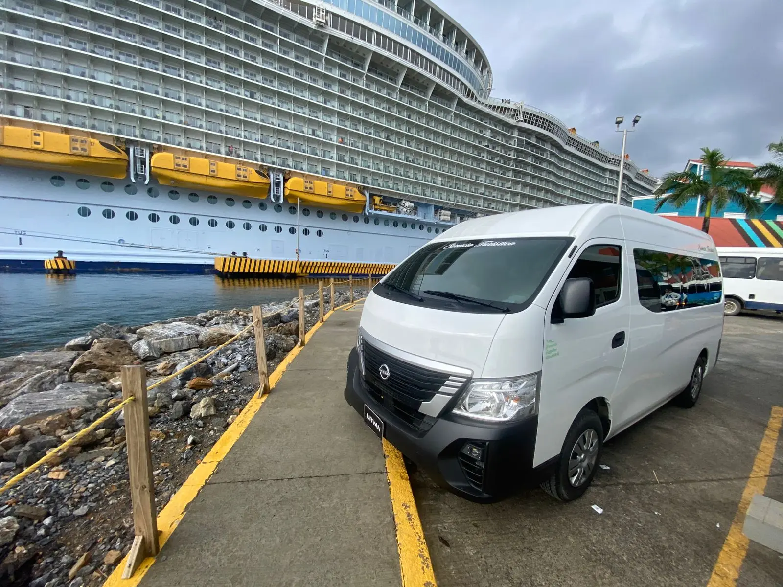 Roatan Airport Transfer – Private Transportation Service - Image 3